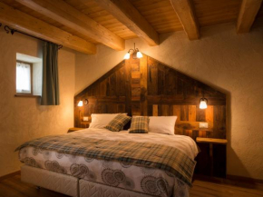 Отель Chambres d'hôtes La Moraine Enchantée  Аоста